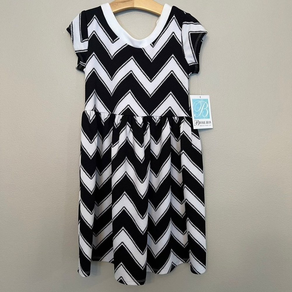 Black and white cheveron dress (size 6x)